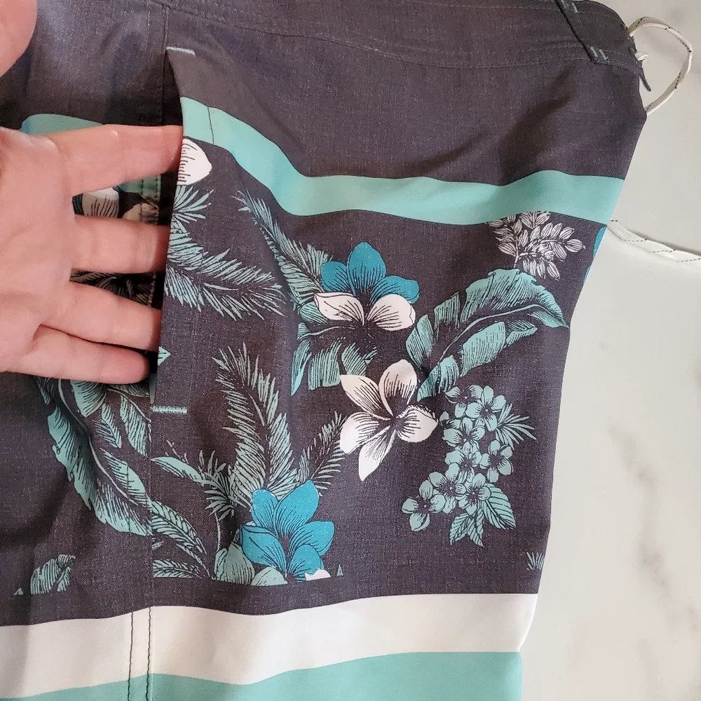 Goodfellow & Co. Hibiscus Print Men's Swim Trunks size 40